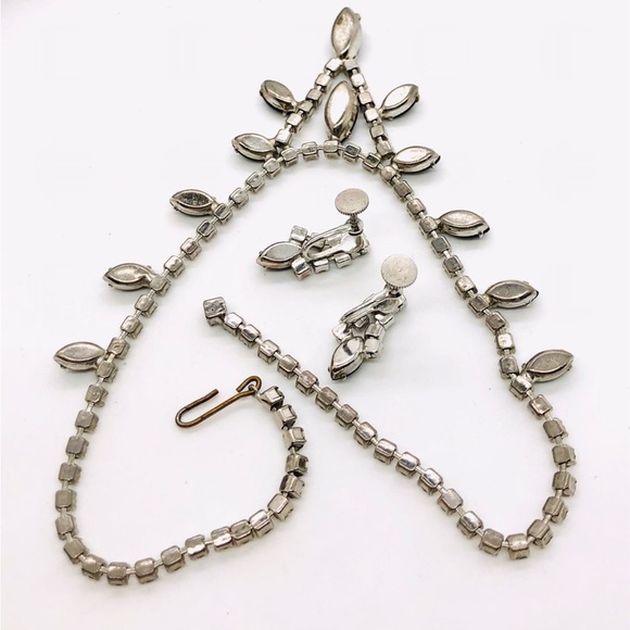 Vintage Demi Parure Black Crystal Necklace & Earrings. - Picture 8 of 10